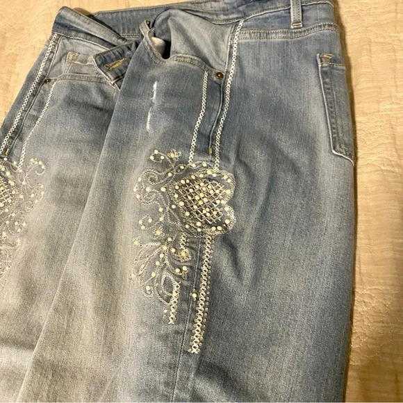 Lane Bryant Size 16 Denim Midrise Essential Stretch Girlfriend Crop Jeans Pearl - Picture 5 of 5